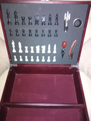 Juego de Ajedrez y Damas de Madera