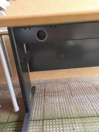 Mesa de oficina madera y metal