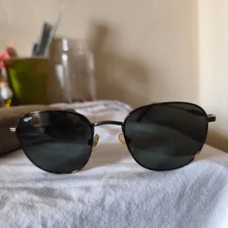 Gafas de sol Ray-Ban negras y marrones