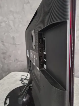 Schermo Samsung con TV