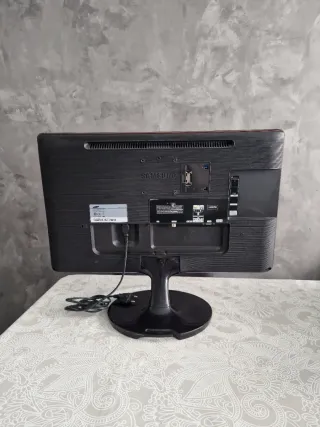 Schermo Samsung con TV