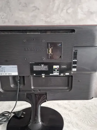 Schermo Samsung con TV