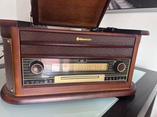 Cadena musical retro Roadstar. L