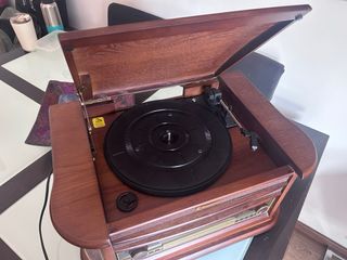 Cadena musical retro Roadstar. L