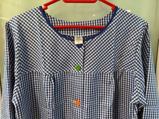 Bata escolar adulto sin estrenar