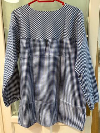 Bata escolar adulto sin estrenar