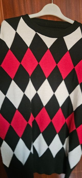 Jersey de rombos negro, rojo y blanco