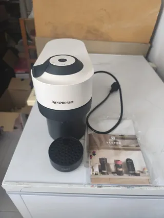 Cafetera Nespresso Vertuo Pop Blanca