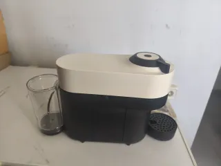 Cafetera Nespresso Vertuo Pop Blanca