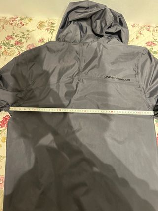 Chubasquero Under Armour Gris