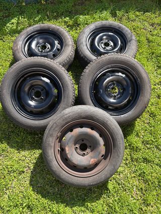 Llantas 4x100 con neumáticos nuevos