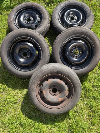 Llantas 4x100 con neumáticos nuevos