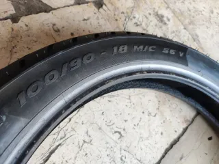 Pneumatico usato moto 100 90 18 Metzeler