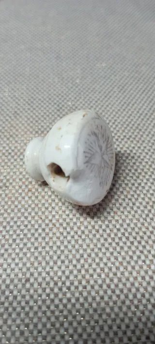 Tapón antiguo de porcelana posible cerveza