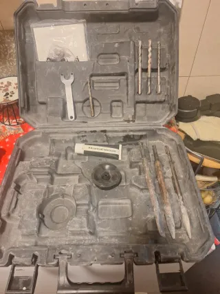 Taladro percutor Stayer MH6C con maletín