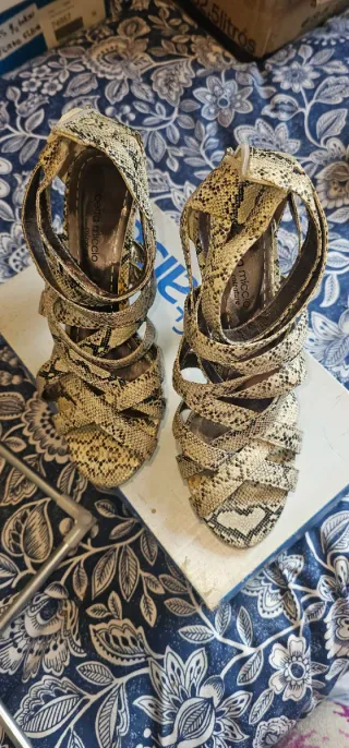 Sandalias Roberta Miccio Beige/Negro