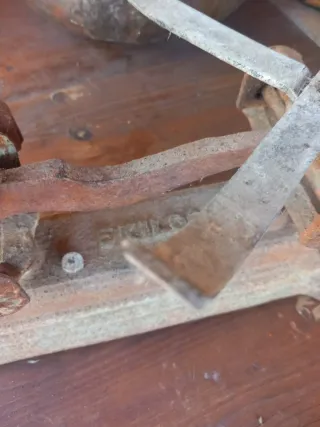 Báscula antigua de hierro