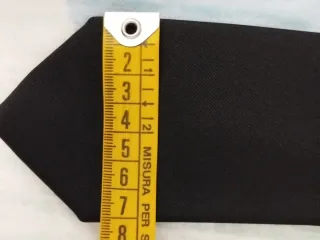 Cravatta elegante nera