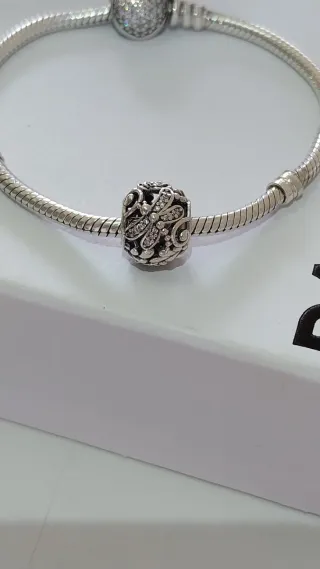 Charm Pandora Libélula, flores y circonitas.