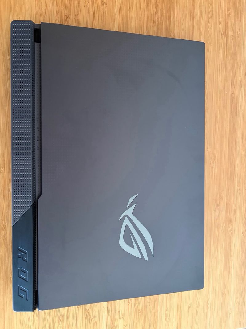 PORTÁTIL GAMING ASUS ROG RYZEN 9 40GB RAM 300HZ afbeelding 5