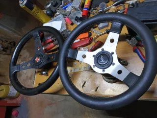 Volante deportivo cuero y metal