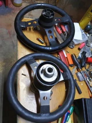 Volante deportivo cuero y metal