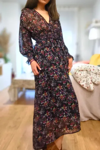 Vestido Zara gasa floral negro T.XS