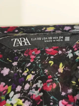 Vestido Zara gasa floral negro T.XS