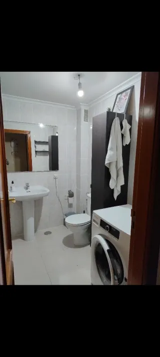 Se alquila habitación en piso compartido