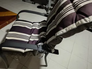 Mesa redonda cristal y 4 sillones terraza