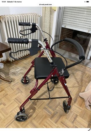 Andador con cesta y asiento