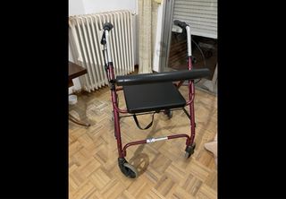 Andador con cesta y asiento