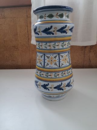 Jarrón Cerámico Decorado Azul y Amarillo