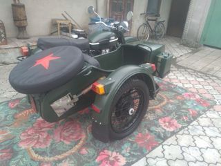 Ural con sidecar clásica
