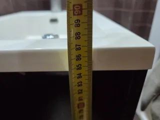 Lavabo con mueble y grifo