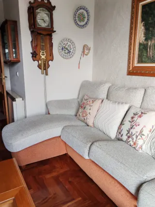 Sofá tela beige y naranja