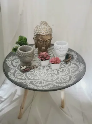 Mesa  auxiliar decorativa