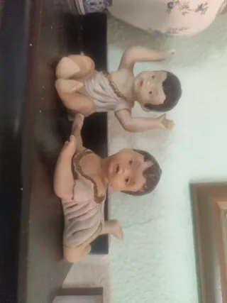 Pareja ángeles porcelana. 15€ la pareja