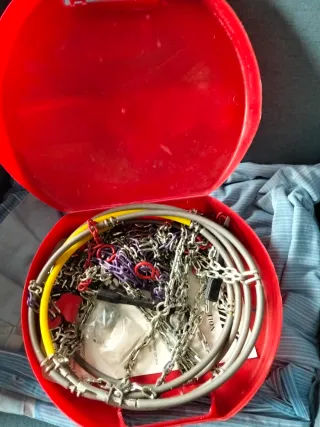 Cadenas para nieve coche  nuevas sin usar Toyota c