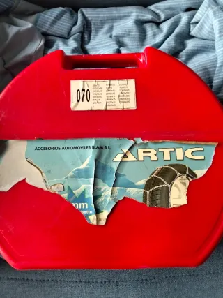 Cadenas para nieve coche  nuevas sin usar Toyota c