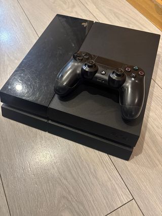 PS4 (PlayStation 4) Nera + Controller