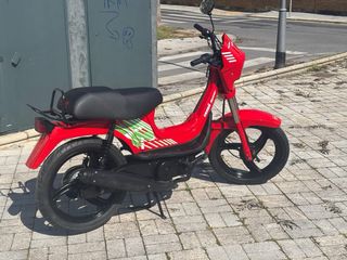 Derbi Variant Sport Roja y Negra