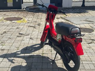 Derbi Variant Sport Roja y Negra