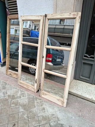 Espejos antiguos de madera y cristal