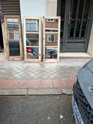 Espejos antiguos de madera y cristal