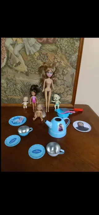 Set thè Frozen bambole e Barbie