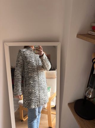 Abrigo estampado cebra fino