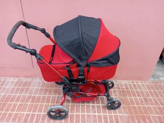 Carrito de bebé rojo