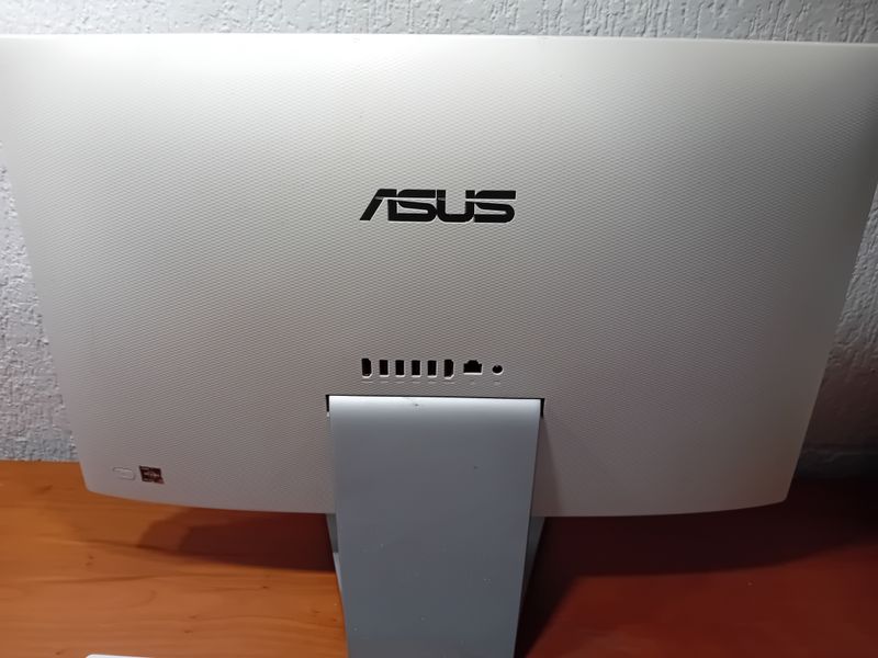 Asus (Sin Disco, Pantalla Rota)para piezas o repar