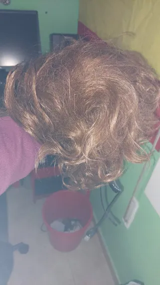 Peluca castaña rizada PECISA